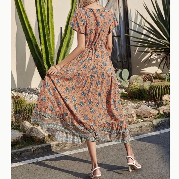 Woman’s Multi Color Boho Midi Dress - Picture 2 of 8